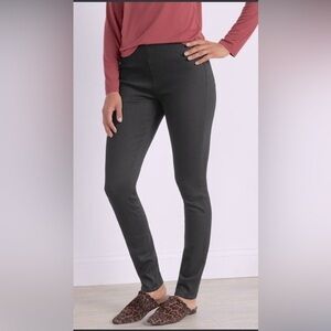 Soft surroundings Pull on Skinny Black Pants with ankle zipper Small